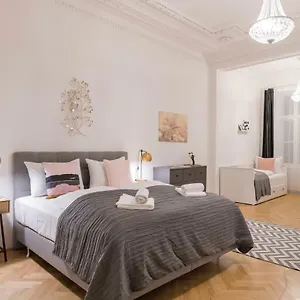 Palais Schottentor Apartment Vienna